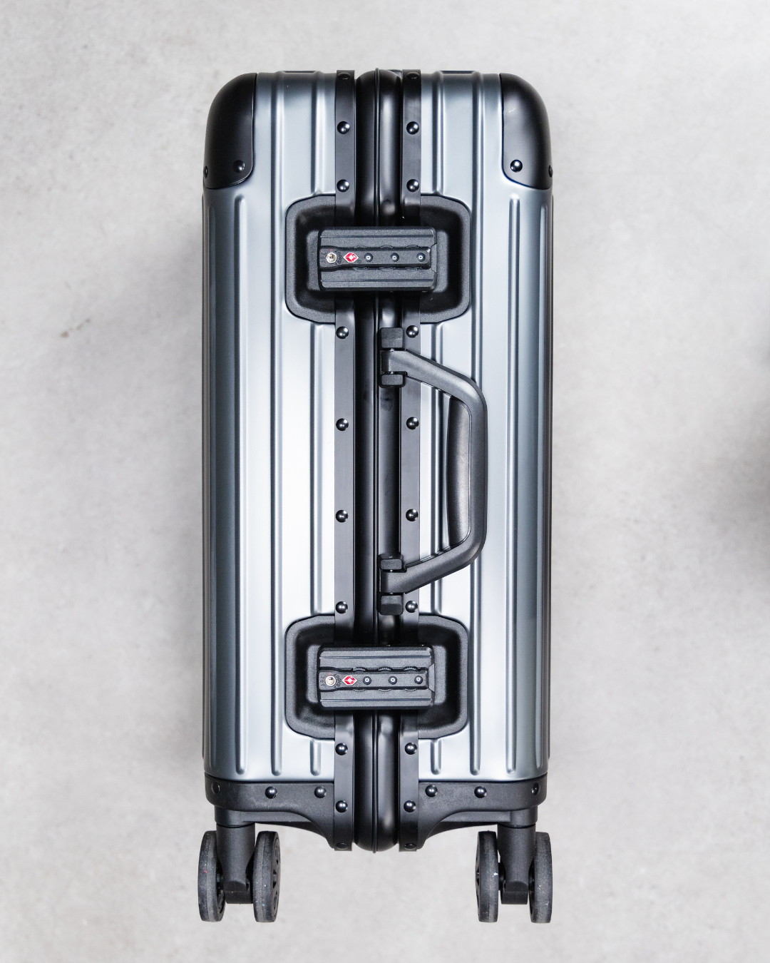 PROPER OFFSET CABIN SUITCASE