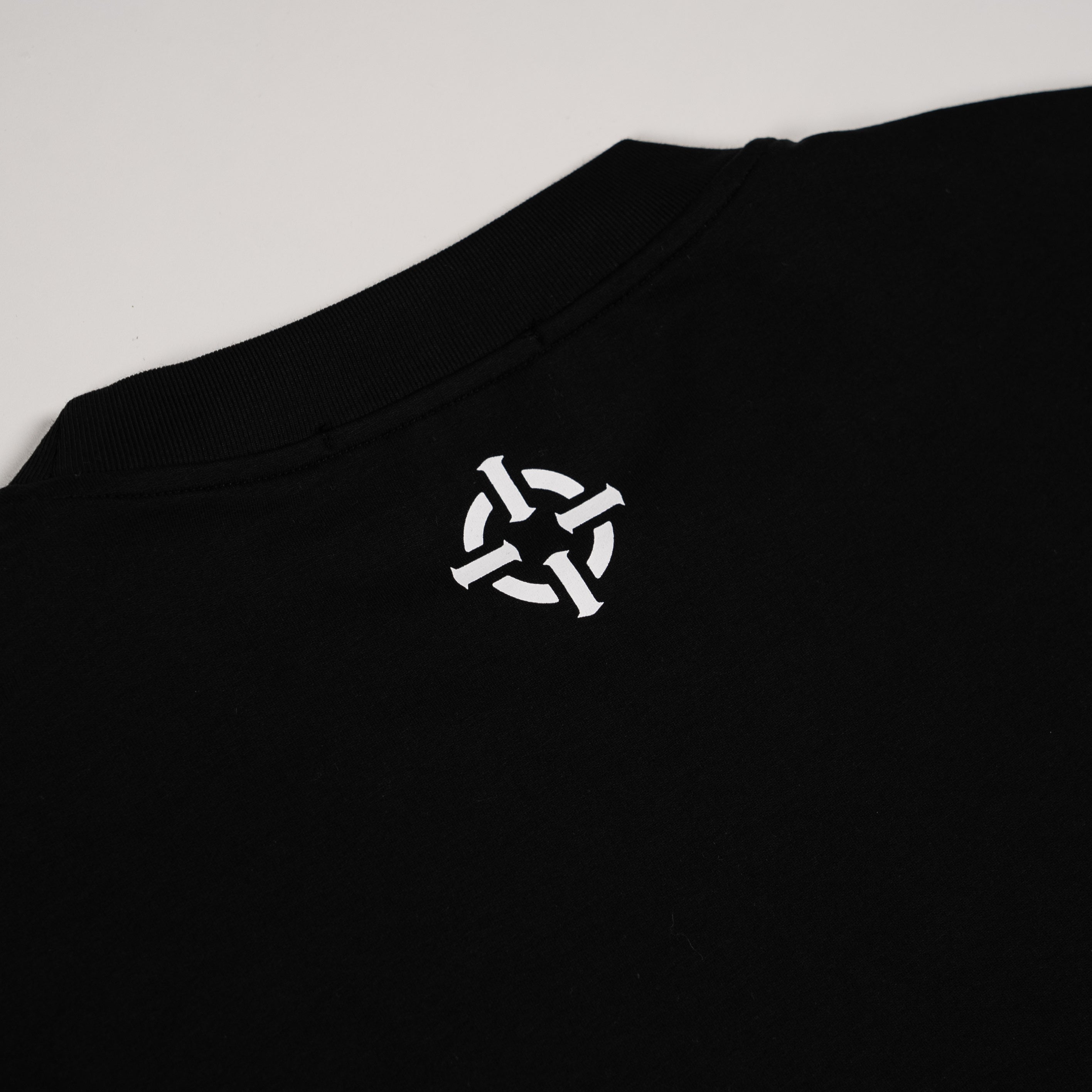 PROPER OG FITTED TEE BLACK/WHITE
