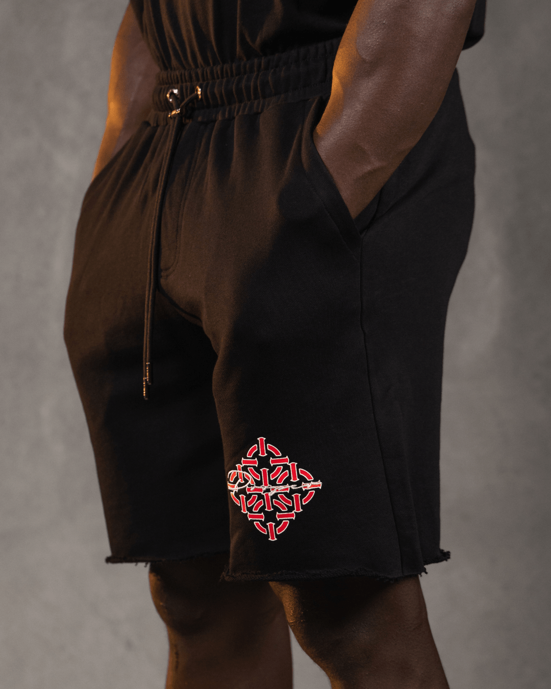 DIAMOND SCRIPT DISTRESSED SHORTS BLACK/RED - Proper Streetwear