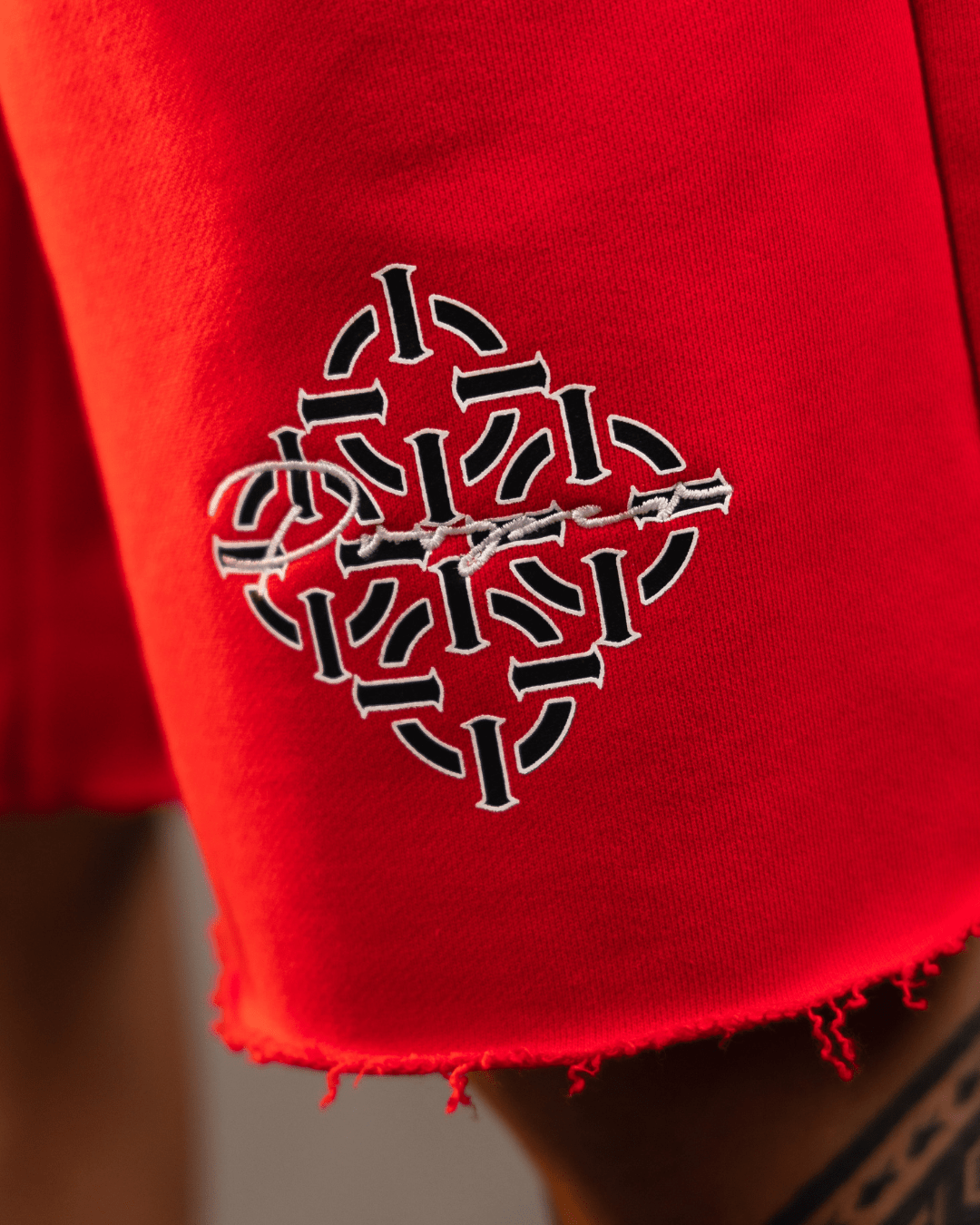 DIAMOND SCRIPT DISTRESSED SHORTS RED/BLACK - Proper Streetwear
