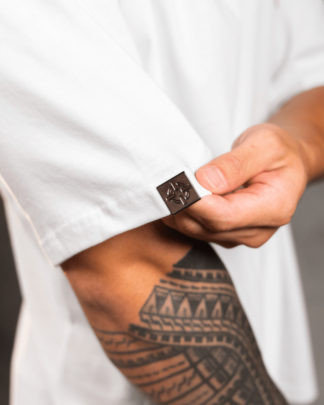 DIAMOND SCRIPT OVERSIZED TEE WHITE/RED - Proper Streetwear