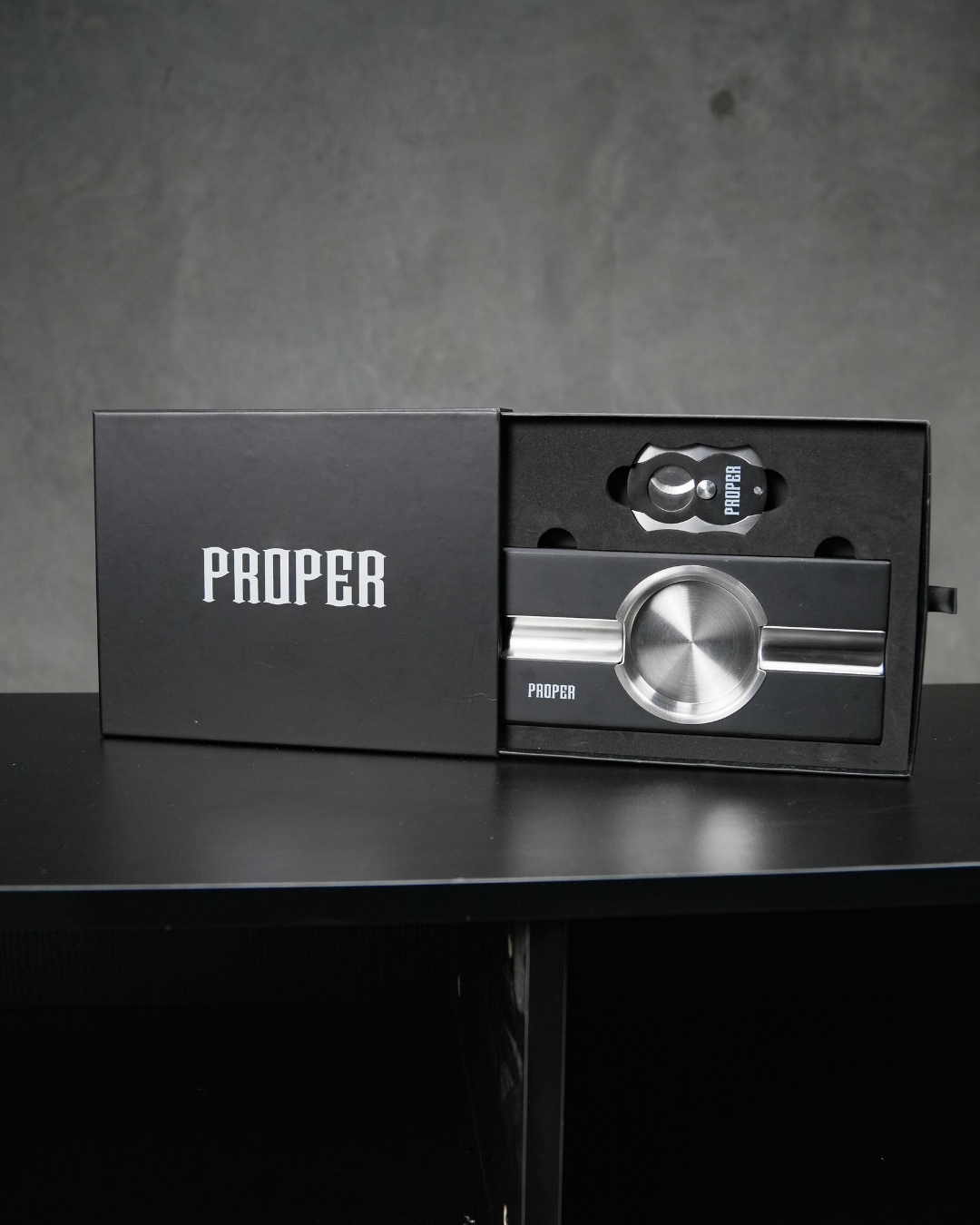 PROPER CIGAR SET