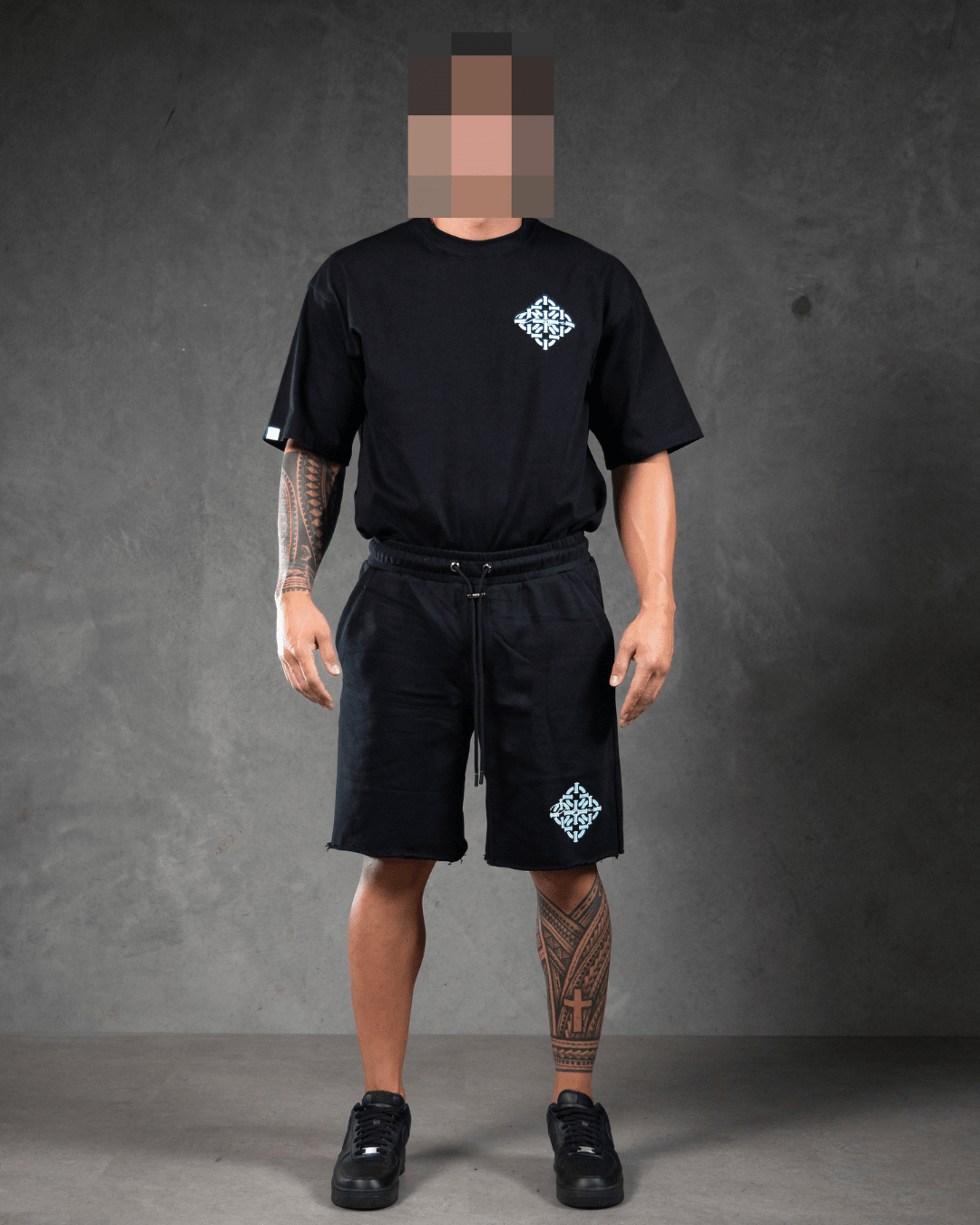 DIAMOND SCRIPT DISTRESSED SHORTS BLACK/BLUE - Proper Streetwear